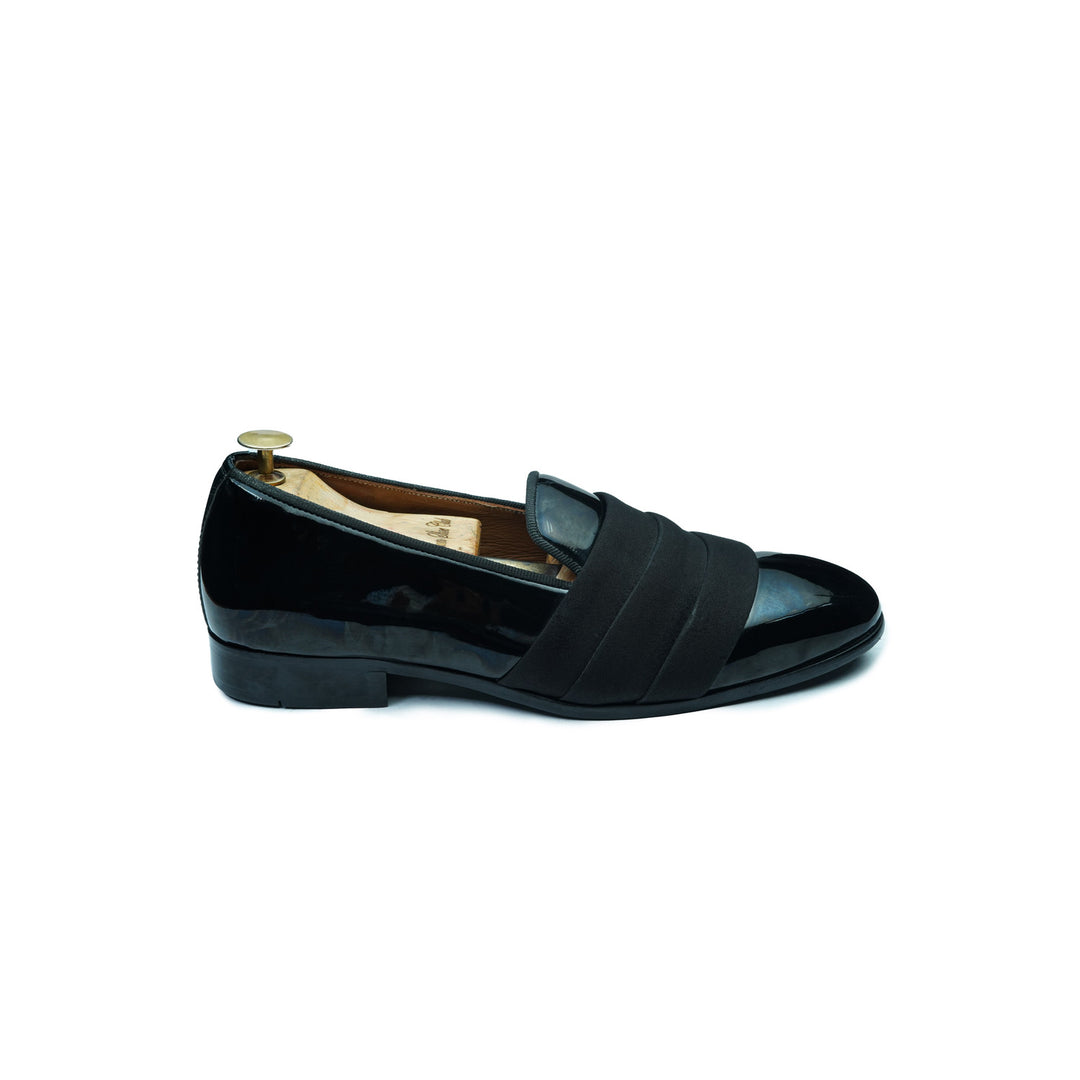 PATENT SATIN STRIP - BLACK
