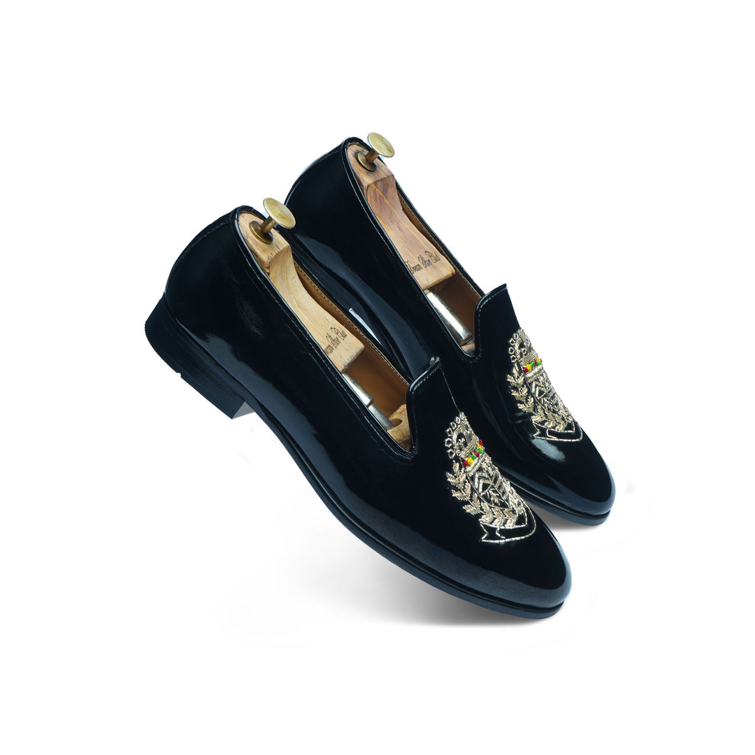 PATENT EMBLEM LOAFER - BLACK